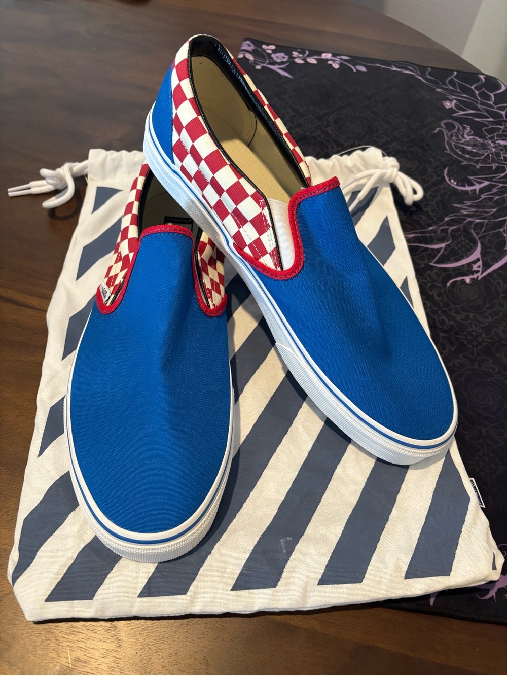 Men’s New without tags Vans blue and red checkered print